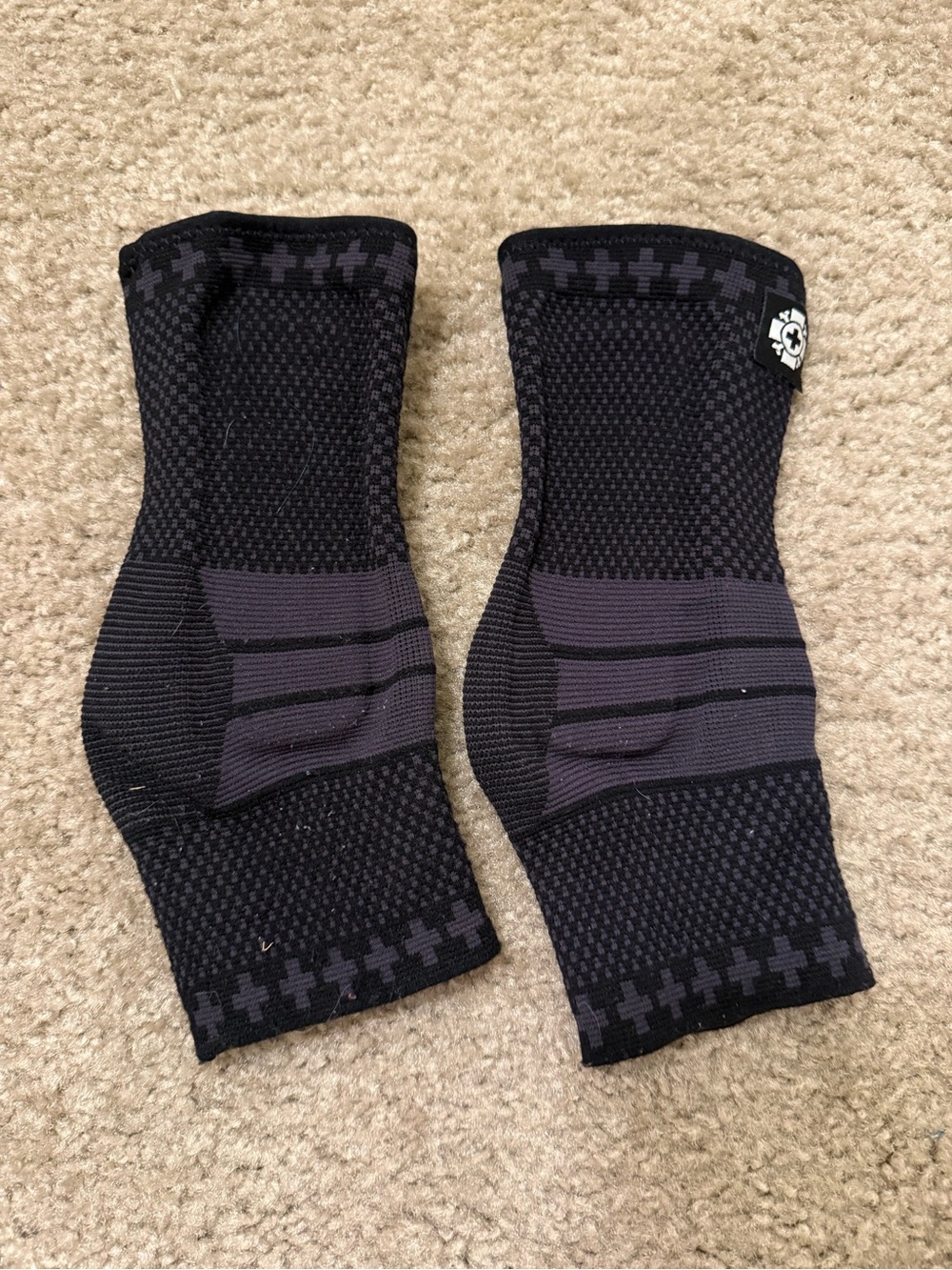 Compression Ankle Sleeves — Black/Grey Support old bones therapy medium